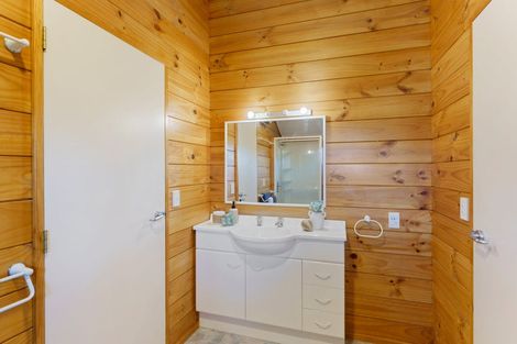 Photo of property in 89 Tutere Street, Waikanae Beach, Waikanae, 5036