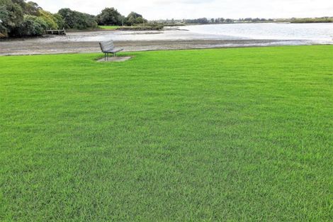 Photo of property in 18 Beihlers Road, Weymouth, Auckland, 2103