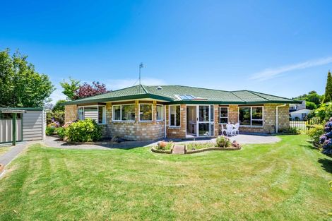 Photo of property in 25 Awanui Drive, Waikanae, 5036