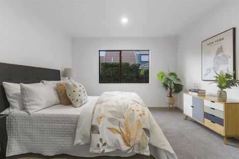 Photo of property in 1/13 Pinewood Grove, Botany Downs, Auckland, 2010