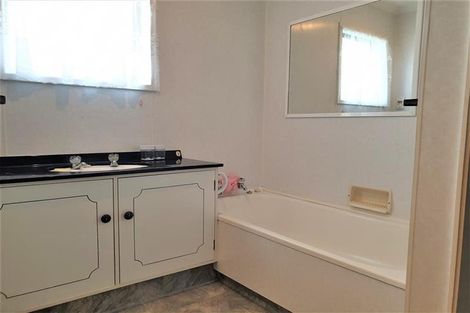 Photo of property in 3/187 Carrington Street, Lower Vogeltown, New Plymouth, 4310