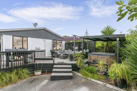 Photo of property in 1/26 Kamara Road, Glen Eden, Auckland, 0602