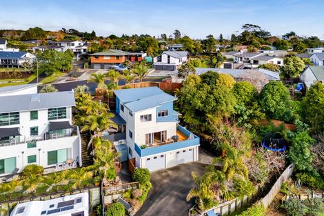 Photo of property in 10 Caledonia Place, Highlands Park, New Plymouth, 4312