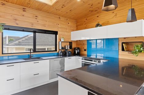 Photo of property in 18 Pembroke Street, Avondale, Christchurch, 8061