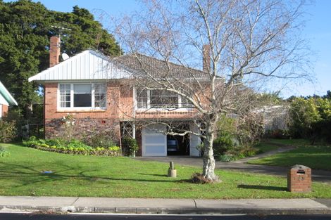 Photo of property in 25 Lawrence Crescent, Hillpark, Auckland, 2102