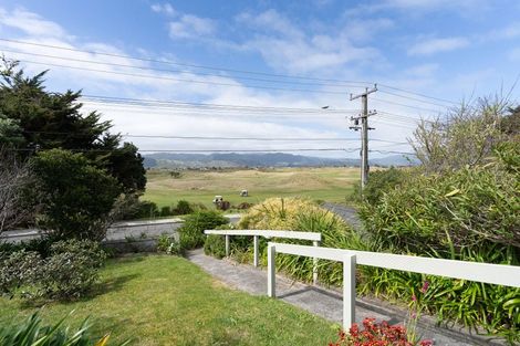 Photo of property in 89 Golf Road, Paraparaumu Beach, Paraparaumu, 5032