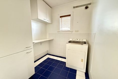 Photo of property in 93 Sylvan Avenue, Northcote, Auckland, 0627