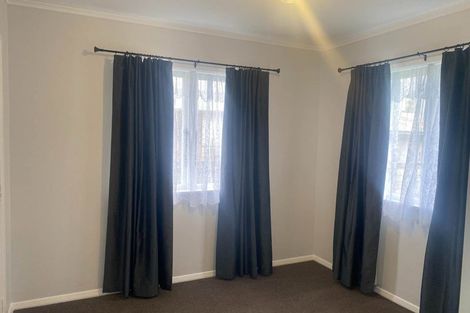 Photo of property in 13 Sutton Crescent, Papakura, 2110