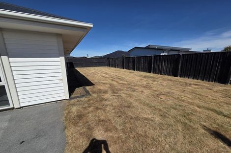Photo of property in 16 Highgate Drive, Rangiora, 7400
