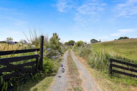 Photo of property in 380 Kaipara Coast Highway, Helensville, Kaukapakapa, 0871