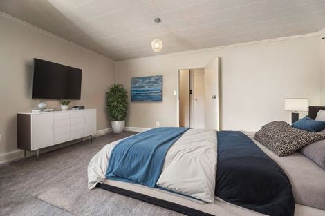 Photo of property in 14 Opou Road, Titirangi, Auckland, 0604