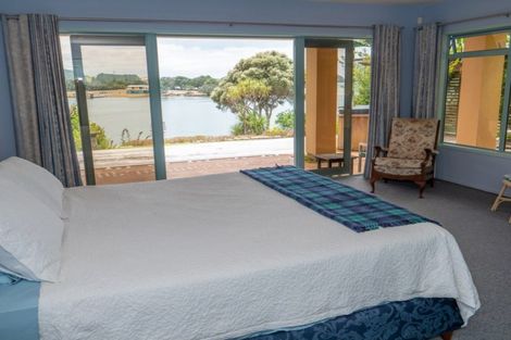 Photo of property in 4 Bush Point Road, Cable Bay, 0420