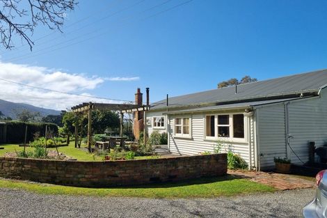 Photo of property in 557 Western Lake Road, Western Lake, Featherston, 5773