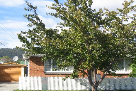 Photo of property in 2 Gower Street, Silverstream, Upper Hutt, 5019