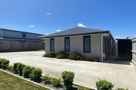 Photo of property in 5 Rotorua Grove, Aotea, Porirua, 5024