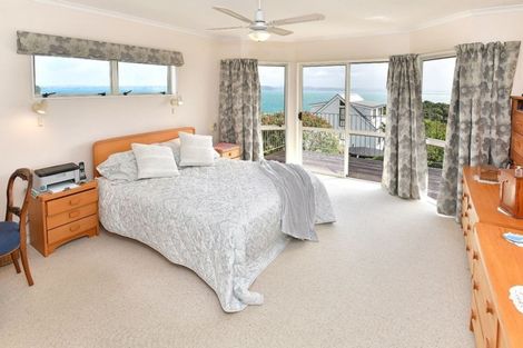 Photo of property in 37 Pacific Parade, Army Bay, Whangaparaoa, 0930