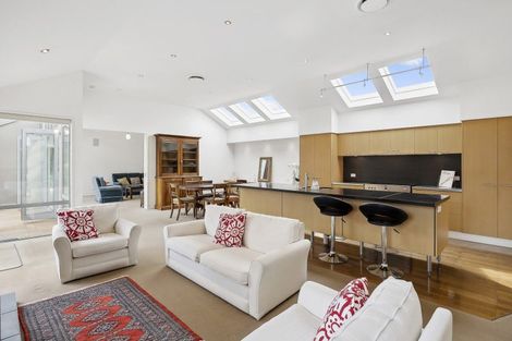 Photo of property in 122 Cannington Road, Maori Hill, Dunedin, 9010