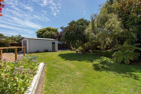 Photo of property in 34 Pitcairn Crescent, Bryndwr, Christchurch, 8053