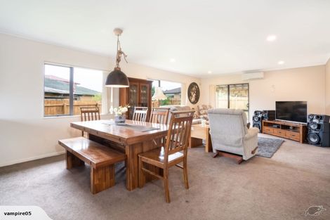 Photo of property in 8 Sid Place, Mangere, Auckland, 2022