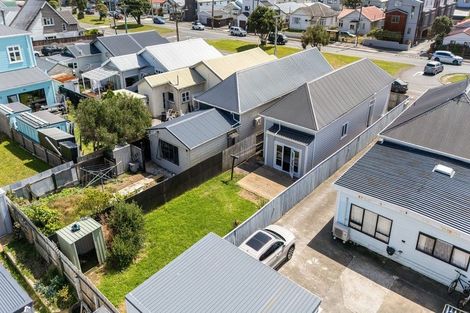 Photo of property in 138 Rongotai Road, Kilbirnie, Wellington, 6022