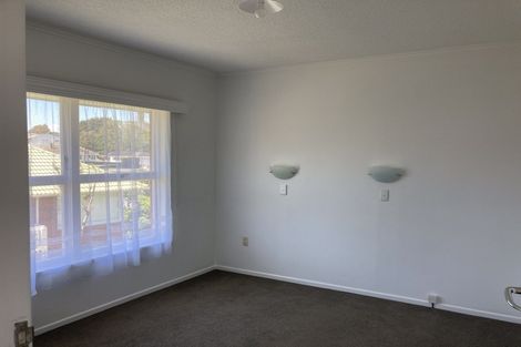 Photo of property in 3/7 Roberts Avenue, Bayswater, Auckland, 0622