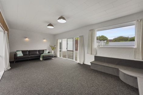 Photo of property in 21 Hall Grove, Ebdentown, Upper Hutt, 5018