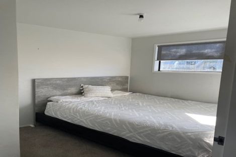 Photo of property in 22 Cleat Street, Whitby, Porirua, 5024