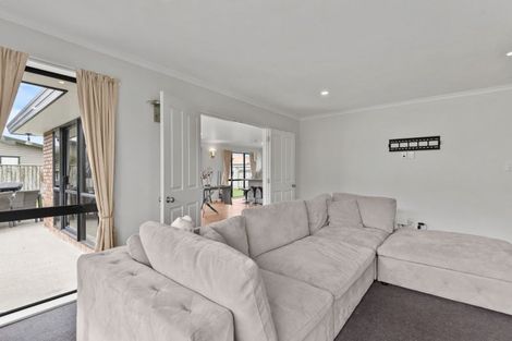 Photo of property in 10 Cleveland Heights, Kelvin Grove, Palmerston North, 4414
