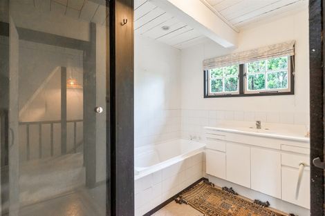 Photo of property in 1 Kohutuhutu Road, Raumati Beach, Paraparaumu, 5032