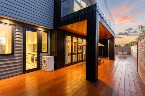 Photo of property in 4 Taku Close, Long Bay, Auckland, 0630