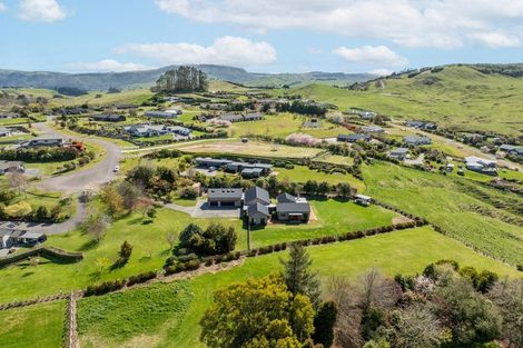 Photo of property in 67 Lomond Grove, Acacia Bay, Taupo, 3385
