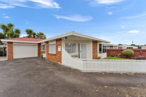Photo of property in 2/93 Wallace Place, Westown, New Plymouth, 4310