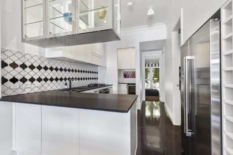 Photo of property in 322 Oriental Parade, Oriental Bay, Wellington, 6011