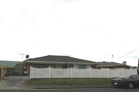 Photo of property in 2/1 Levesque Street, Birkdale, Auckland, 0626