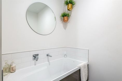 Photo of property in 6/50 Ocean View Road, Northcote, Auckland, 0627