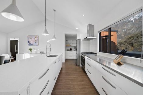 Photo of property in 10 Falconer Rise, Jacks Point, Queenstown, 9371