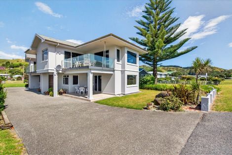 Photo of property in 22 Pohutukawa Drive, Mahia, Nuhaka, 4198