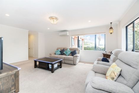 Photo of property in 10 Roy Maloney Drive, Henderson, Auckland, 0612