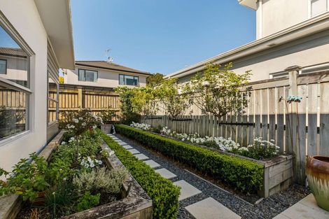 Photo of property in 5 Willowgrange Place, Pukekohe, 2120