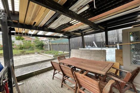 Photo of property in 50 Larne Avenue, Pakuranga Heights, Auckland, 2010