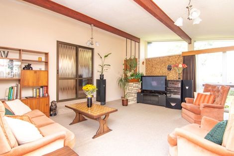 Photo of property in 27 Raglan Avenue, Cloverlea, Palmerston North, 4412