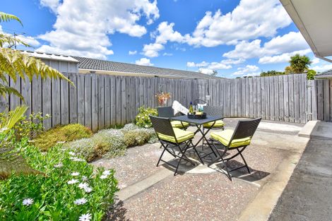 Photo of property in 2/54 Moore Street, Howick, Auckland, 2014