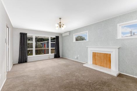 Photo of property in 10 Gardiner Grove, Wainuiomata, Lower Hutt, 5014