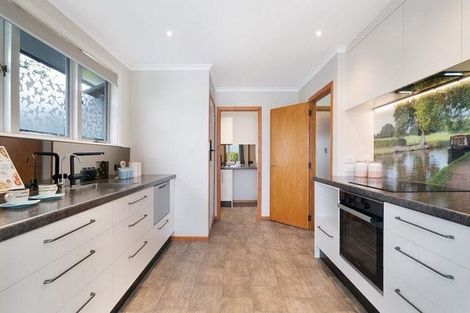 Photo of property in 34 Coniston Avenue, Te Atatu South, Auckland, 0610