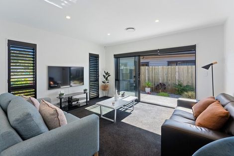 Photo of property in 17 Kaiwaru Place, Waikanae, 5036