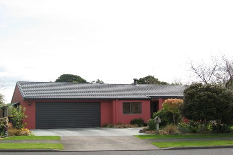 Photo of property in 14 Kinross Drive, Merrilands, New Plymouth, 4312