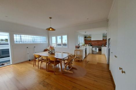 Photo of property in 15 Beatrix Street, Avondale, Auckland, 1026