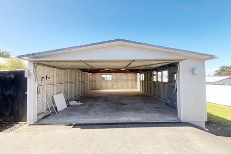 Photo of property in 64 Divich Avenue, Te Atatu South, Auckland, 0610