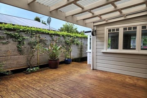 Photo of property in 24a Bracken Street, New Plymouth, 4310