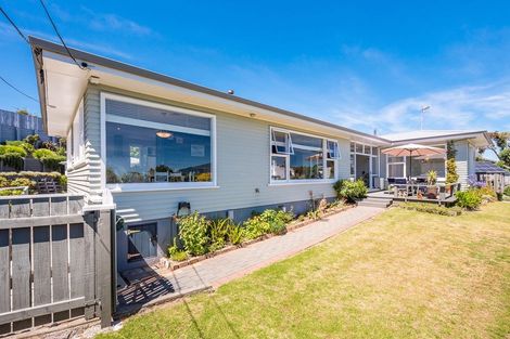 Photo of property in 16 Webber Street, Paraparaumu Beach, Paraparaumu, 5032